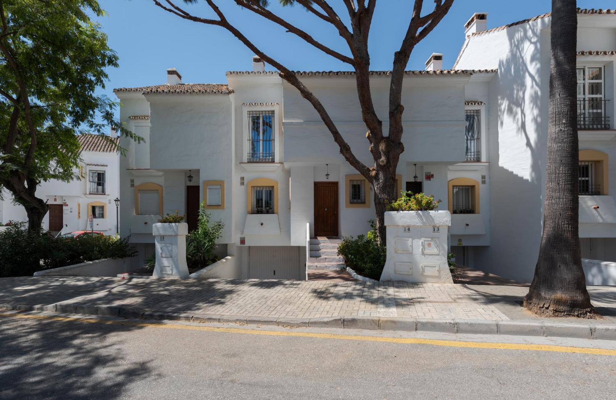 Wintowinrentals Townhouse, Pool & Beach Marbella Eksteriør billede